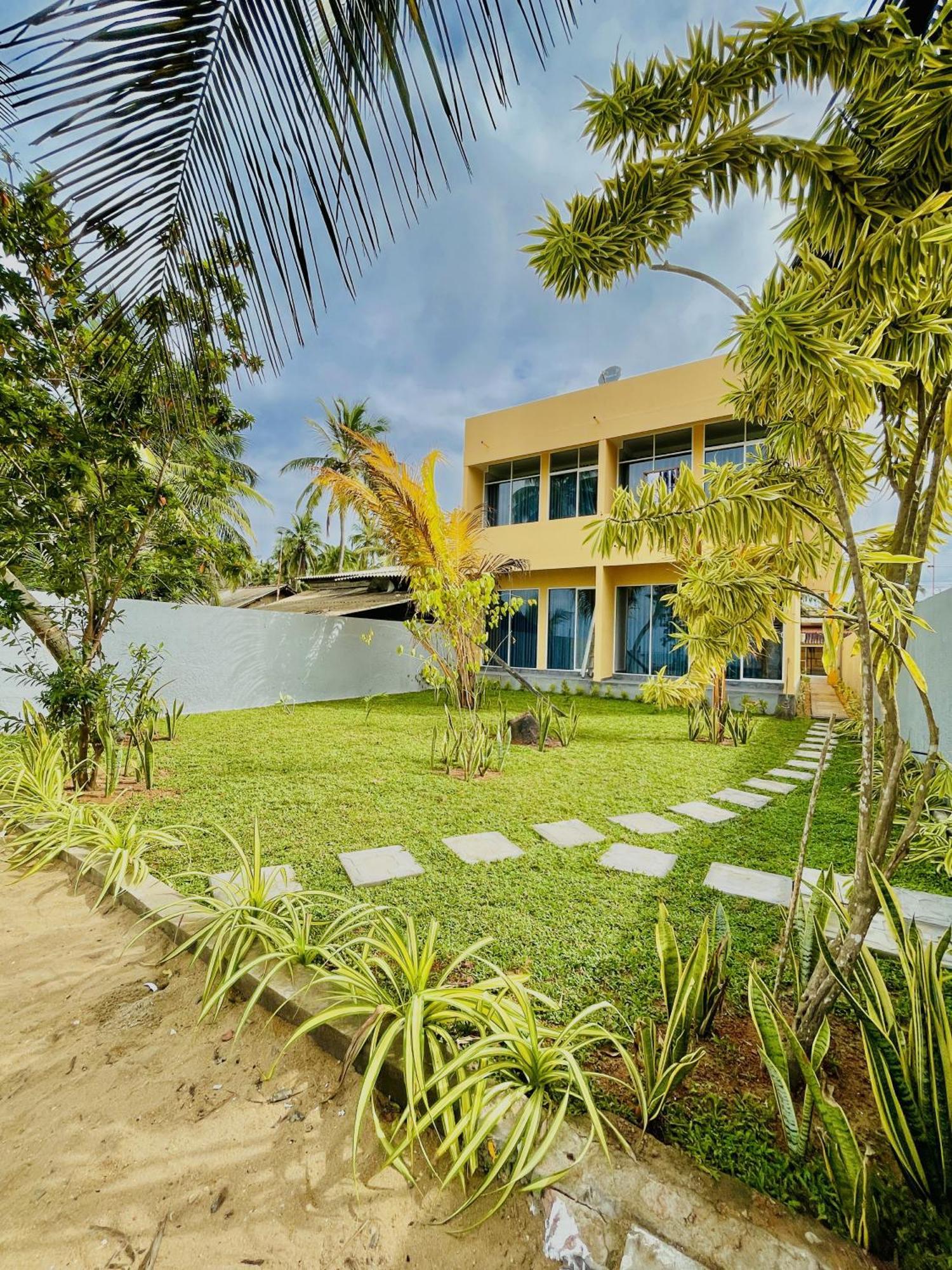Solomon Beach Hotel Marawila Eksteriør bilde
