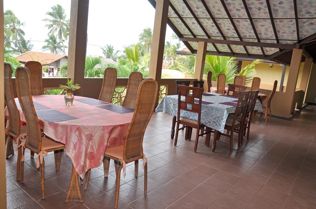 Solomon Beach Hotel Marawila Eksteriør bilde