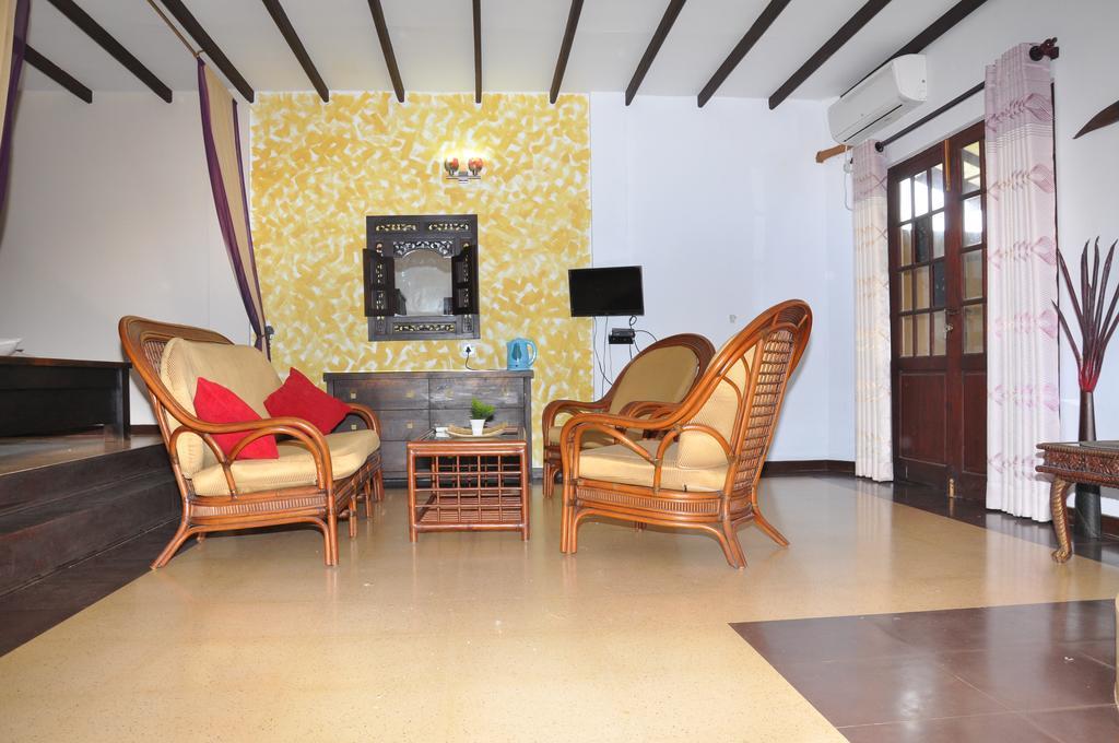 Solomon Beach Hotel Marawila Eksteriør bilde