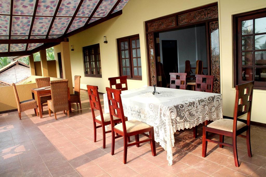 Solomon Beach Hotel Marawila Eksteriør bilde